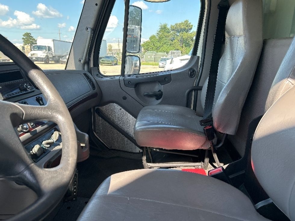 Refrigerated Truck-Light and Medium Duty Trucks-Freightliner-2019-M2-Hammond-LA-144,444\n\t\tmiles-$ 70,250 - Image 19