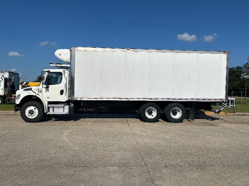 Refrigerated Truck-Light and Medium Duty Trucks-Freightliner-2019-M2-Hammond-LA-144,444\n\t\tmiles-$ 70,250 - Image 4