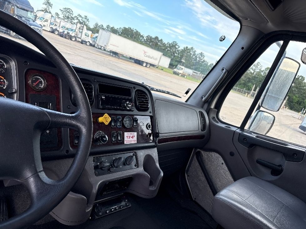 Refrigerated Truck-Light and Medium Duty Trucks-Freightliner-2019-M2-Hammond-LA-148,808\n\t\tmiles-$ 67,750 - Image 18