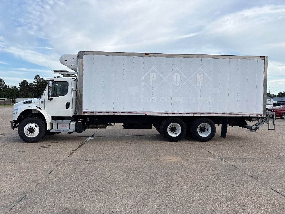 Refrigerated Truck-Light and Medium Duty Trucks-Freightliner-2019-M2-Hammond-LA-148,808\n\t\tmiles-$ 67,750 - Image 4