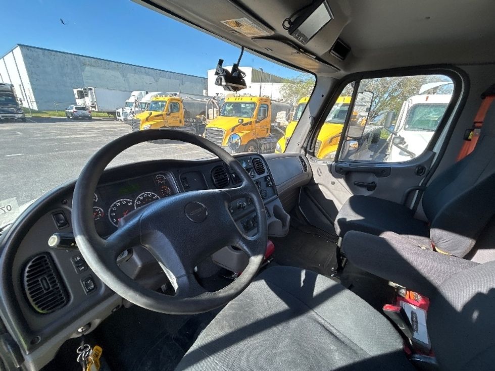 Refrigerated Truck-Light and Medium Duty Trucks-Freightliner-2019-M2-Hammond-LA-208,966\n\t\tmiles-$ 68,250 - Image 17