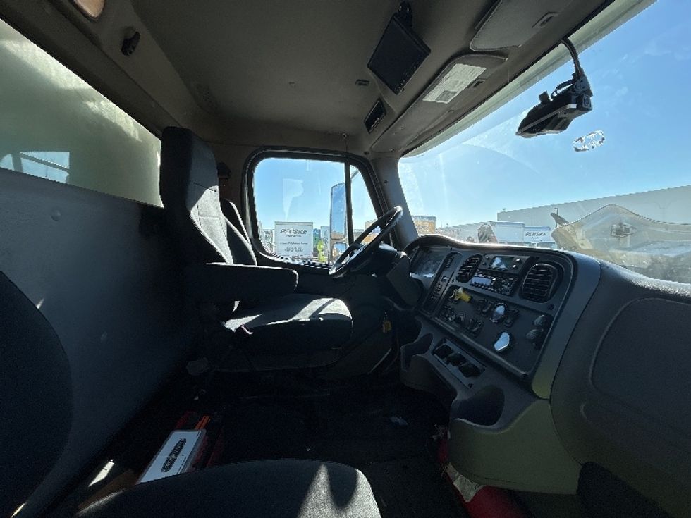 Refrigerated Truck-Light and Medium Duty Trucks-Freightliner-2019-M2-Hammond-LA-208,966\n\t\tmiles-$ 68,250 - Image 22