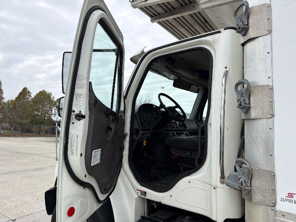 Refrigerated Truck-Light and Medium Duty Trucks-Freightliner-2019-M2-Hammond-LA-235,923\n\t\tmiles-$ 56,750 - Image 16