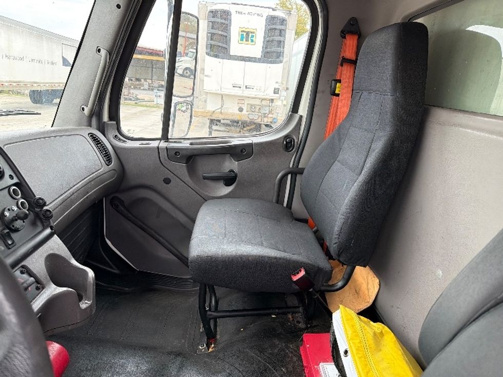 Refrigerated Truck-Light and Medium Duty Trucks-Freightliner-2019-M2-Hammond-LA-235,923\n\t\tmiles-$ 56,750 - Image 19