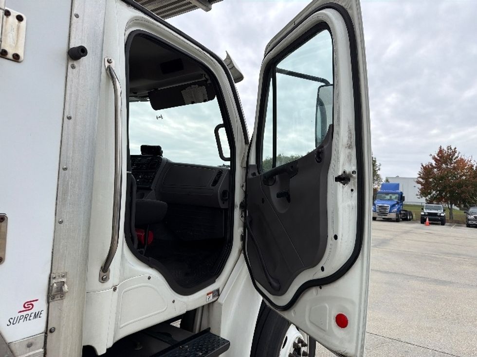 Refrigerated Truck-Light and Medium Duty Trucks-Freightliner-2019-M2-Hammond-LA-235,923\n\t\tmiles-$ 56,750 - Image 20
