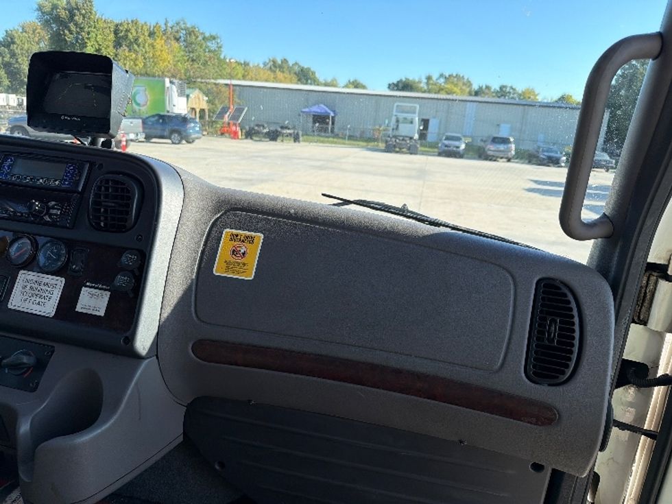 Refrigerated Truck-Light and Medium Duty Trucks-Freightliner-2019-M2-Hammond-LA-261,618\n\t\tmiles-$ 49,500 - Image 21