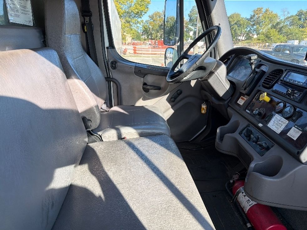 Refrigerated Truck-Light and Medium Duty Trucks-Freightliner-2019-M2-Hammond-LA-261,618\n\t\tmiles-$ 49,500 - Image 22