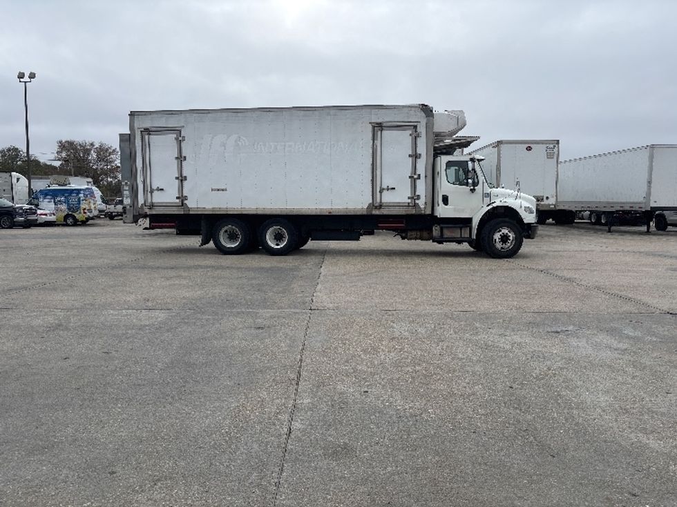 Refrigerated Truck-Light and Medium Duty Trucks-Freightliner-2019-M2-Hammond-LA-296,183\n\t\tmiles-$ 44,000 - Image 15