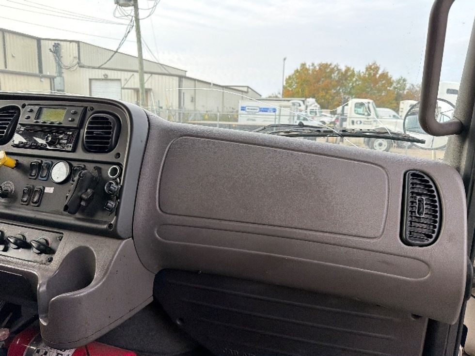 Refrigerated Truck-Light and Medium Duty Trucks-Freightliner-2019-M2-Hammond-LA-296,183\n\t\tmiles-$ 44,000 - Image 21