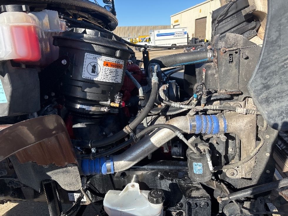 Refrigerated Truck-Light and Medium Duty Trucks-Freightliner-2019-M2-Hammond-LA-332,785\n\t\tmiles-$ 33,000 - Image 23