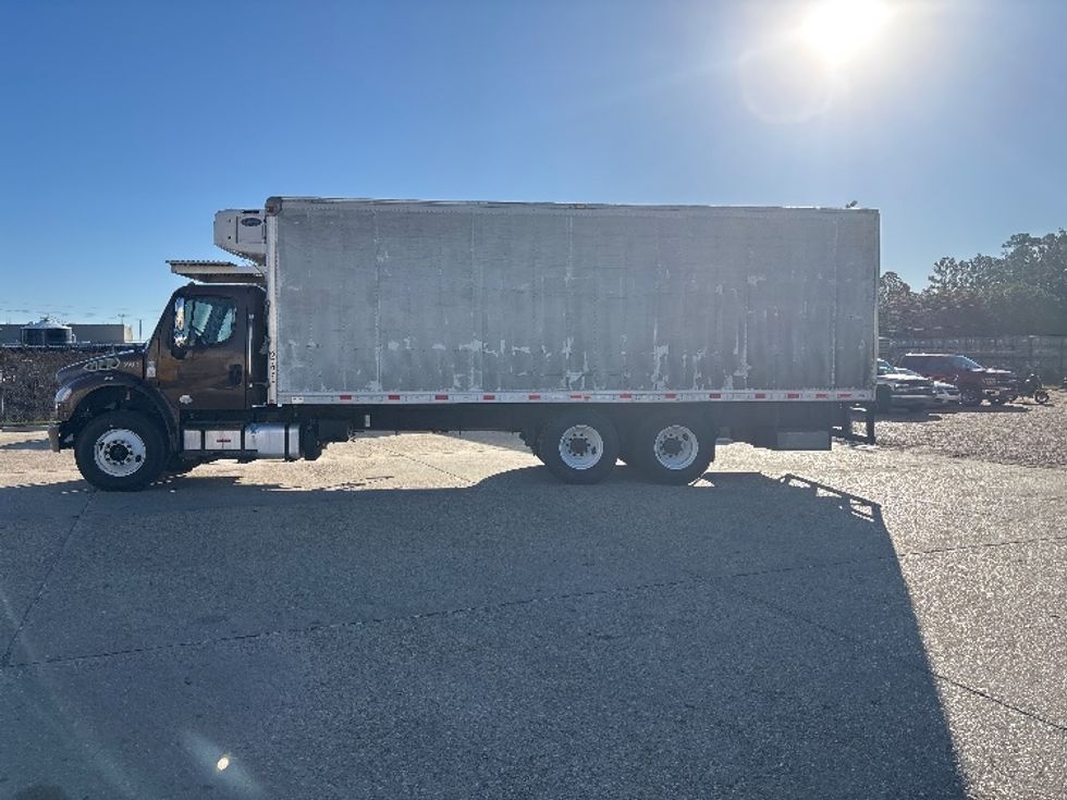 Refrigerated Truck-Light and Medium Duty Trucks-Freightliner-2019-M2-Hammond-LA-332,785\n\t\tmiles-$ 33,000 - Image 4