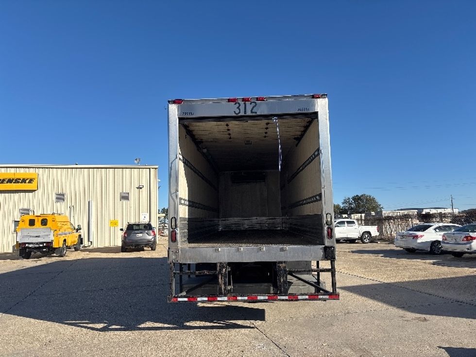 Refrigerated Truck-Light and Medium Duty Trucks-Freightliner-2019-M2-Hammond-LA-332,785\n\t\tmiles-$ 33,000 - Image 8