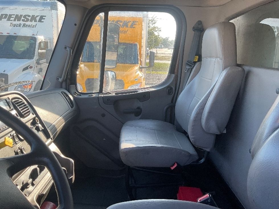 Refrigerated Truck-Light and Medium Duty Trucks-Freightliner-2019-M2-Hammond-LA-359,473\n\t\tmiles-$ 42,000 - Image 17