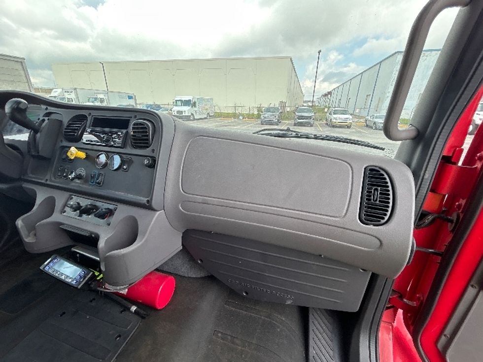 Refrigerated Truck-Light and Medium Duty Trucks-Freightliner-2019-M2-Harahan-LA-14,744\n\t\tmiles-$ 67,750 - Image 21