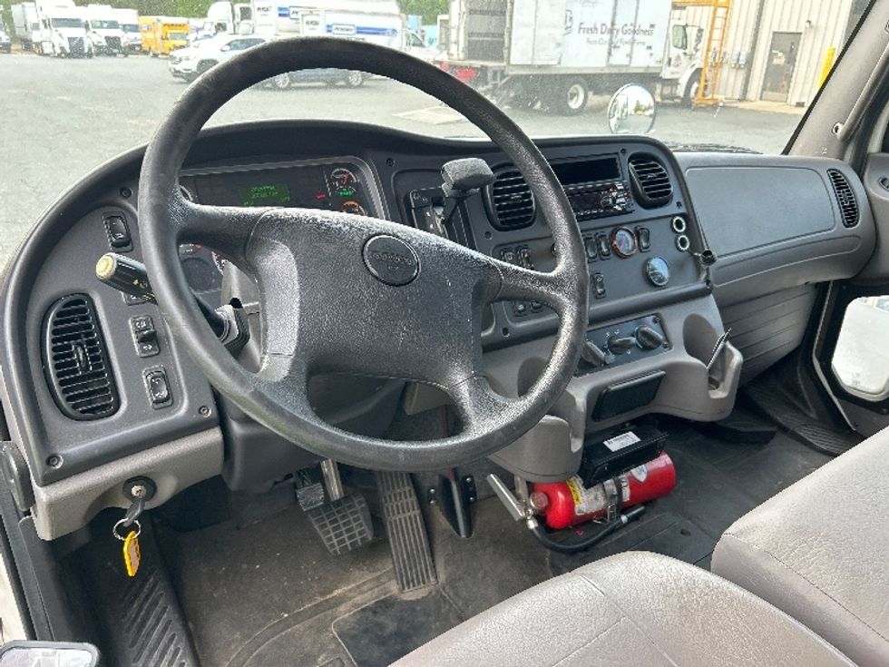 Refrigerated Truck-Light and Medium Duty Trucks-Freightliner-2019-M2-Harrisburg-PA-207,112\n\t\tmiles-$ 53,750 - Image 16