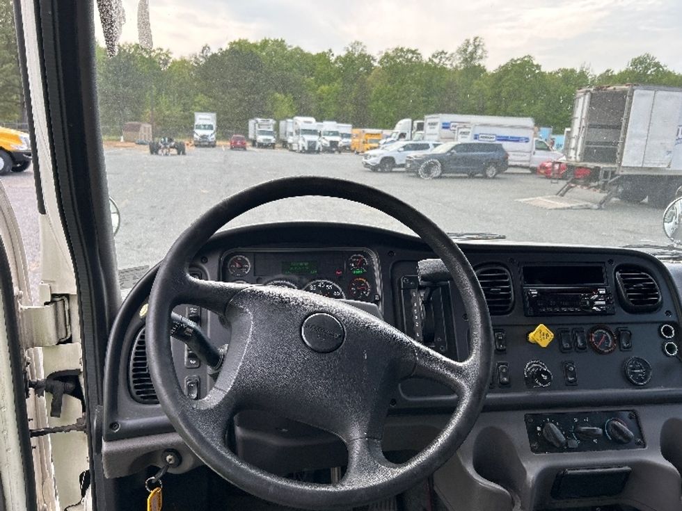 Refrigerated Truck-Light and Medium Duty Trucks-Freightliner-2019-M2-Harrisburg-PA-207,112\n\t\tmiles-$ 53,750 - Image 17