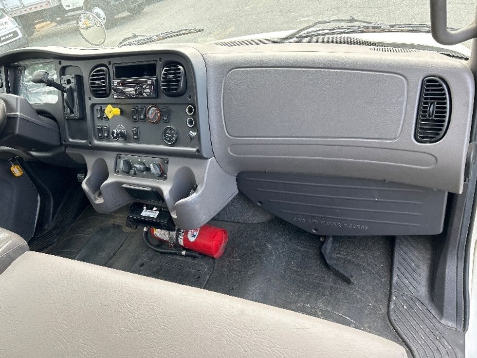 Refrigerated Truck-Light and Medium Duty Trucks-Freightliner-2019-M2-Harrisburg-PA-207,112\n\t\tmiles-$ 53,750 - Image 20