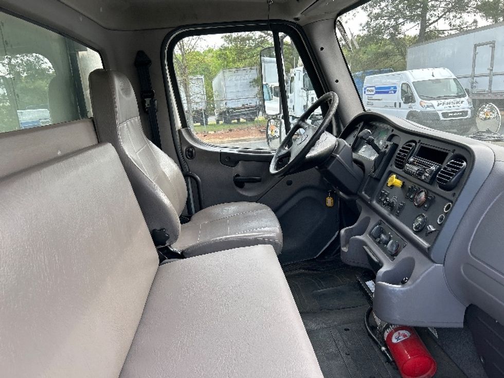 Refrigerated Truck-Light and Medium Duty Trucks-Freightliner-2019-M2-Harrisburg-PA-207,112\n\t\tmiles-$ 53,750 - Image 21