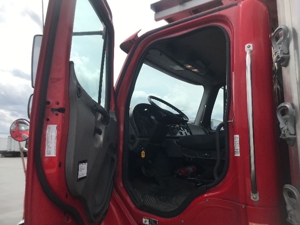 Refrigerated Truck-Light and Medium Duty Trucks-Freightliner-2019-M2-Harrisburg-PA-220,625\n\t\tmiles-$ 50,250 - Image 15