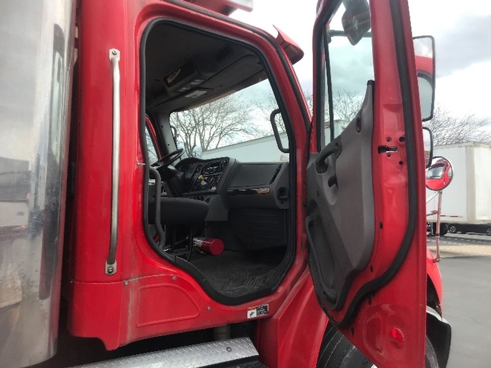 Refrigerated Truck-Light and Medium Duty Trucks-Freightliner-2019-M2-Harrisburg-PA-220,625\n\t\tmiles-$ 50,250 - Image 19