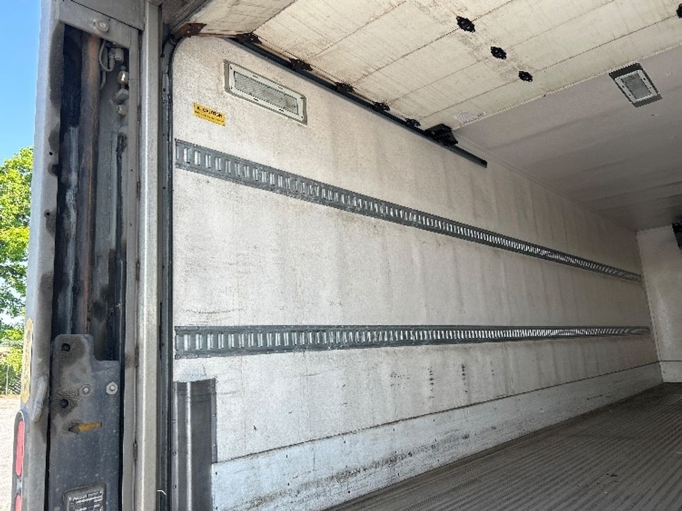 Refrigerated Truck-Light and Medium Duty Trucks-Freightliner-2019-M2-Harrisburg-PA-318,717\n\t\tmiles-$ 35,250 - Image 11