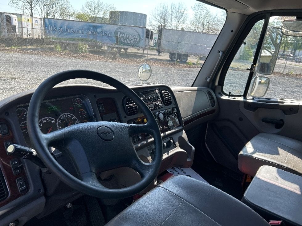 Refrigerated Truck-Light and Medium Duty Trucks-Freightliner-2019-M2-Harrisburg-PA-318,717\n\t\tmiles-$ 35,250 - Image 17