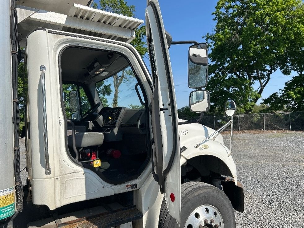 Refrigerated Truck-Light and Medium Duty Trucks-Freightliner-2019-M2-Harrisburg-PA-318,717\n\t\tmiles-$ 35,250 - Image 20