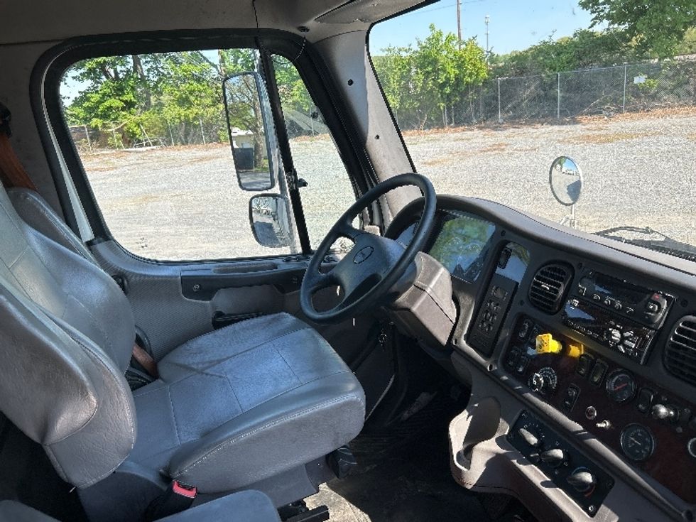 Refrigerated Truck-Light and Medium Duty Trucks-Freightliner-2019-M2-Harrisburg-PA-318,717\n\t\tmiles-$ 35,250 - Image 22