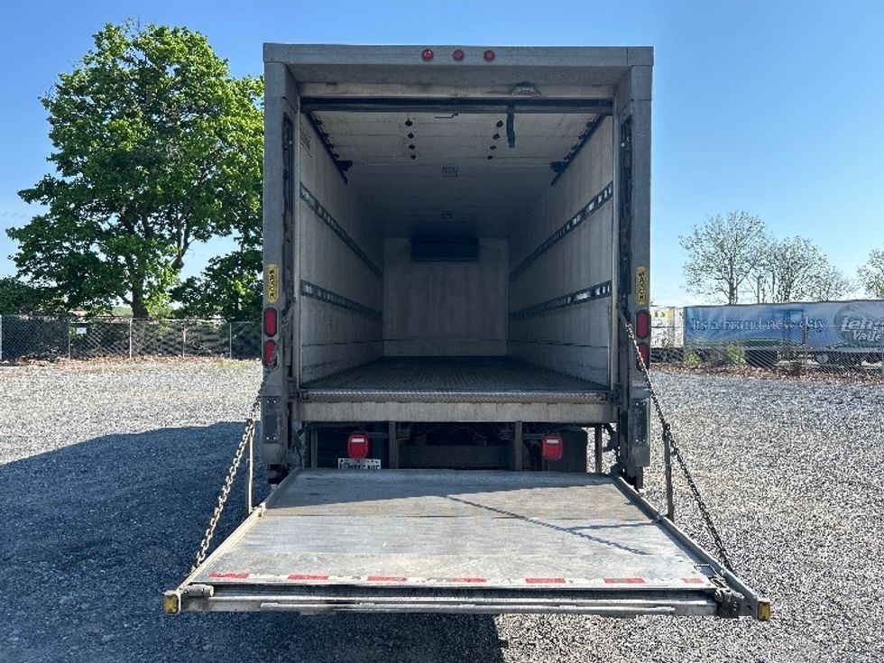 Refrigerated Truck-Light and Medium Duty Trucks-Freightliner-2019-M2-Harrisburg-PA-318,717\n\t\tmiles-$ 35,250 - Image 8