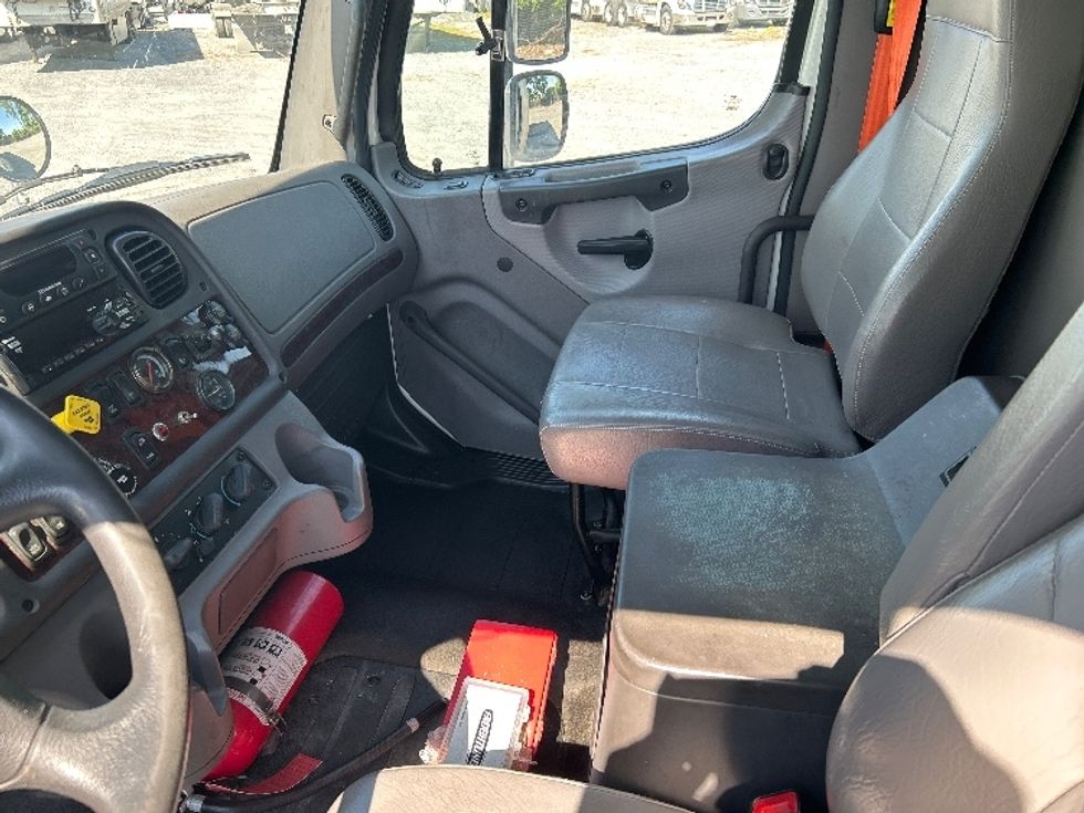 Refrigerated Truck-Light and Medium Duty Trucks-Freightliner-2019-M2-Harrisburg-PA-345,784\n\t\tmiles-$ 35,500 - Image 19