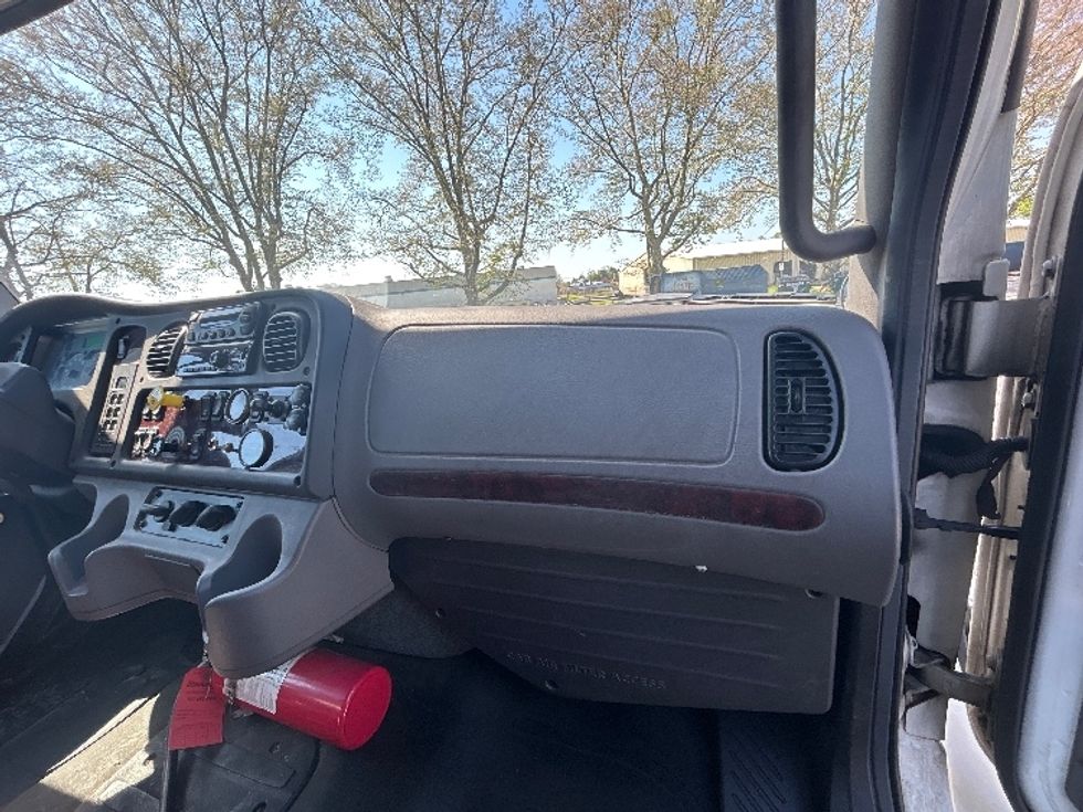 Refrigerated Truck-Light and Medium Duty Trucks-Freightliner-2019-M2-Harrisburg-PA-345,784\n\t\tmiles-$ 35,500 - Image 21