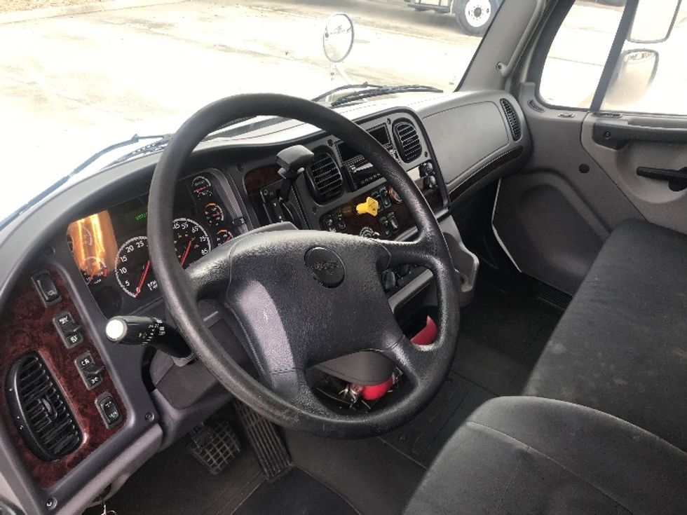 Refrigerated Truck-Light and Medium Duty Trucks-Freightliner-2019-M2-Houston-TX-109,717\n\t\tmiles-$ 66,500 - Image 17