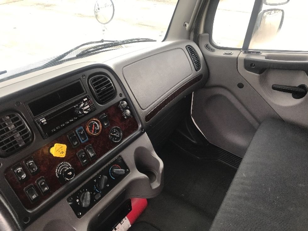 Refrigerated Truck-Light and Medium Duty Trucks-Freightliner-2019-M2-Houston-TX-109,717\n\t\tmiles-$ 66,500 - Image 19
