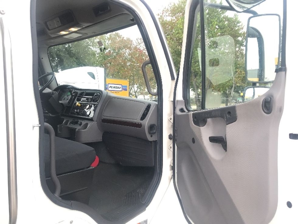Refrigerated Truck-Light and Medium Duty Trucks-Freightliner-2019-M2-Houston-TX-109,717\n\t\tmiles-$ 66,500 - Image 20