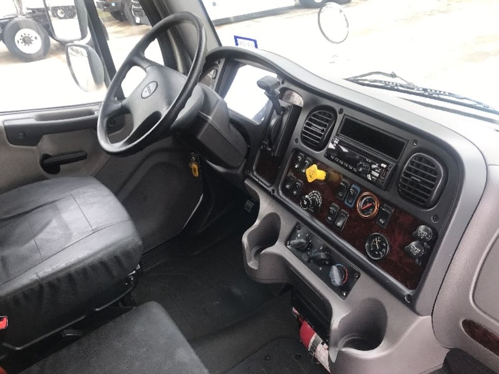Refrigerated Truck-Light and Medium Duty Trucks-Freightliner-2019-M2-Houston-TX-109,717\n\t\tmiles-$ 66,500 - Image 22