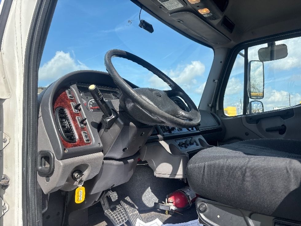 Refrigerated Truck-Light and Medium Duty Trucks-Freightliner-2019-M2-Houston-TX-120,043\n\t\tmiles-$ 68,750 - Image 15