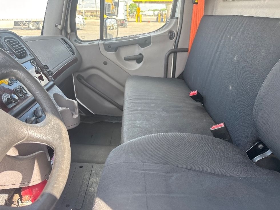 Refrigerated Truck-Light and Medium Duty Trucks-Freightliner-2019-M2-Houston-TX-120,043\n\t\tmiles-$ 68,750 - Image 17