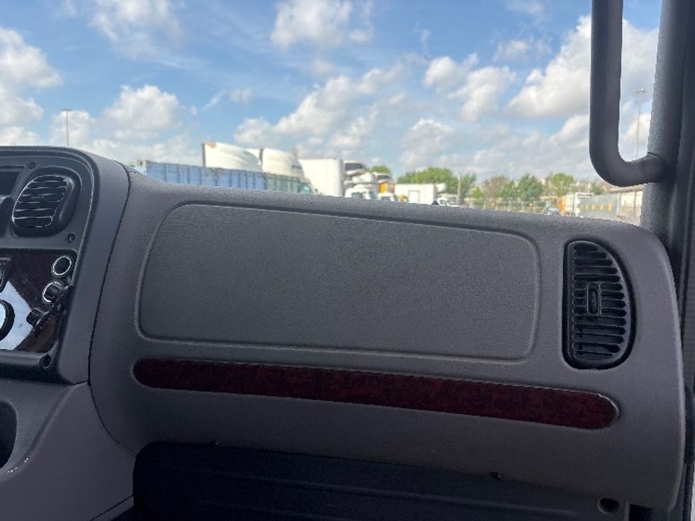 Refrigerated Truck-Light and Medium Duty Trucks-Freightliner-2019-M2-Houston-TX-120,043\n\t\tmiles-$ 68,750 - Image 19