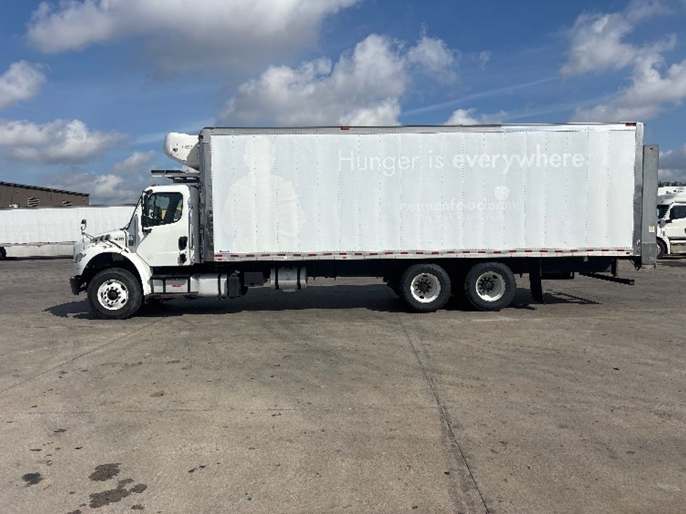 Refrigerated Truck-Light and Medium Duty Trucks-Freightliner-2019-M2-Houston-TX-120,043\n\t\tmiles-$ 68,750 - Image 4