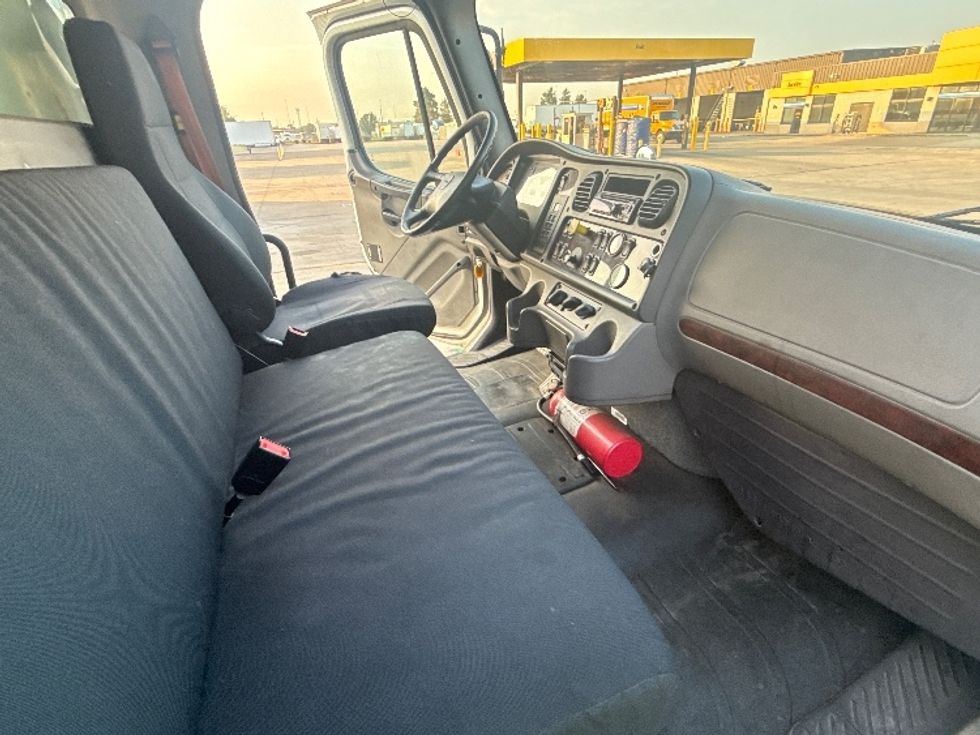Refrigerated Truck-Light and Medium Duty Trucks-Freightliner-2019-M2-Houston-TX-125,103\n\t\tmiles-$ 65,750 - Image 22