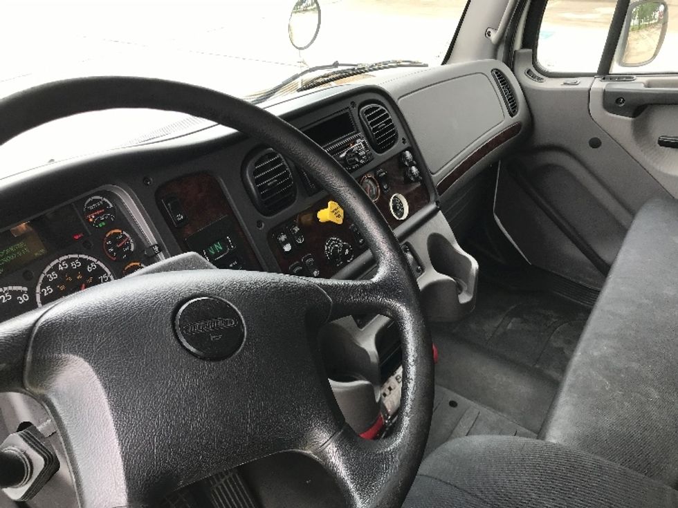 Refrigerated Truck-Light and Medium Duty Trucks-Freightliner-2019-M2-Houston-TX-129,087\n\t\tmiles-$ 69,250 - Image 16