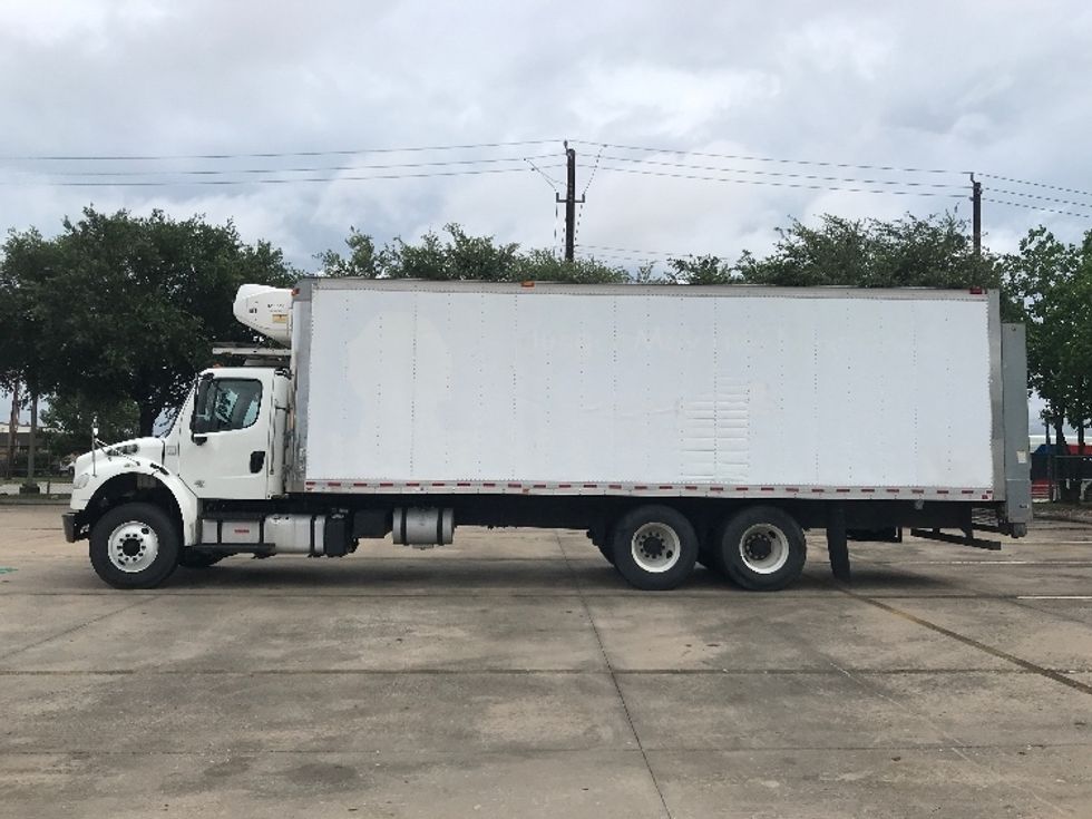 Refrigerated Truck-Light and Medium Duty Trucks-Freightliner-2019-M2-Houston-TX-129,087\n\t\tmiles-$ 69,250 - Image 4