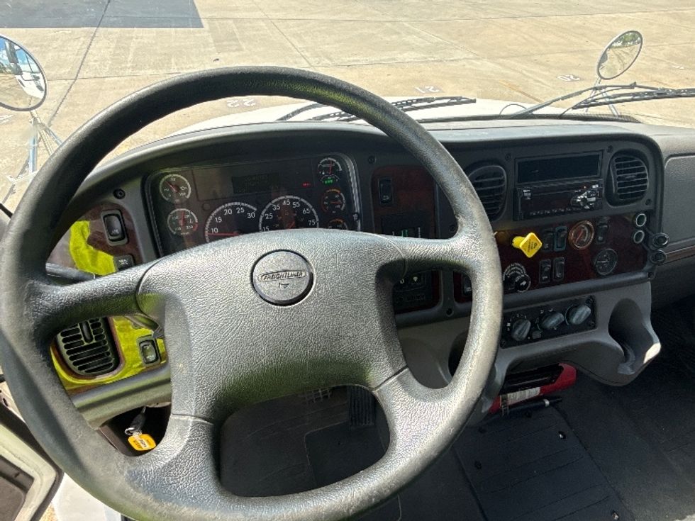 Refrigerated Truck-Light and Medium Duty Trucks-Freightliner-2019-M2-Houston-TX-134,109\n\t\tmiles-$ 64,000 - Image 18