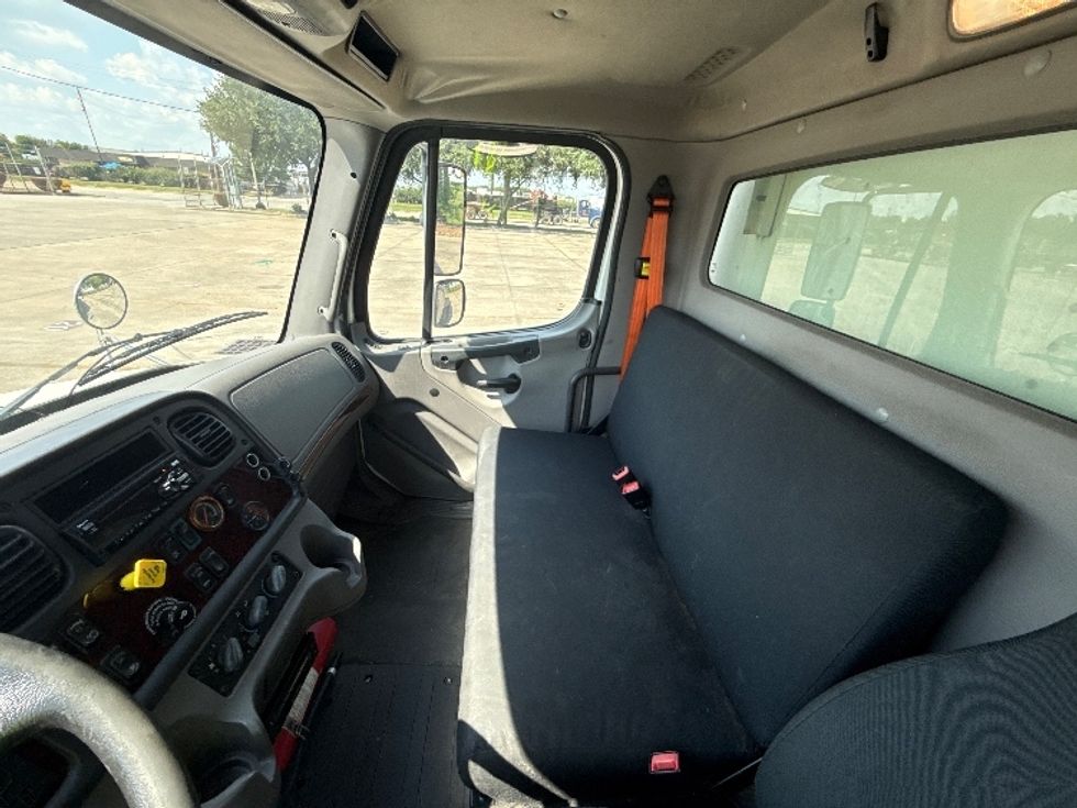 Refrigerated Truck-Light and Medium Duty Trucks-Freightliner-2019-M2-Houston-TX-134,109\n\t\tmiles-$ 64,000 - Image 19