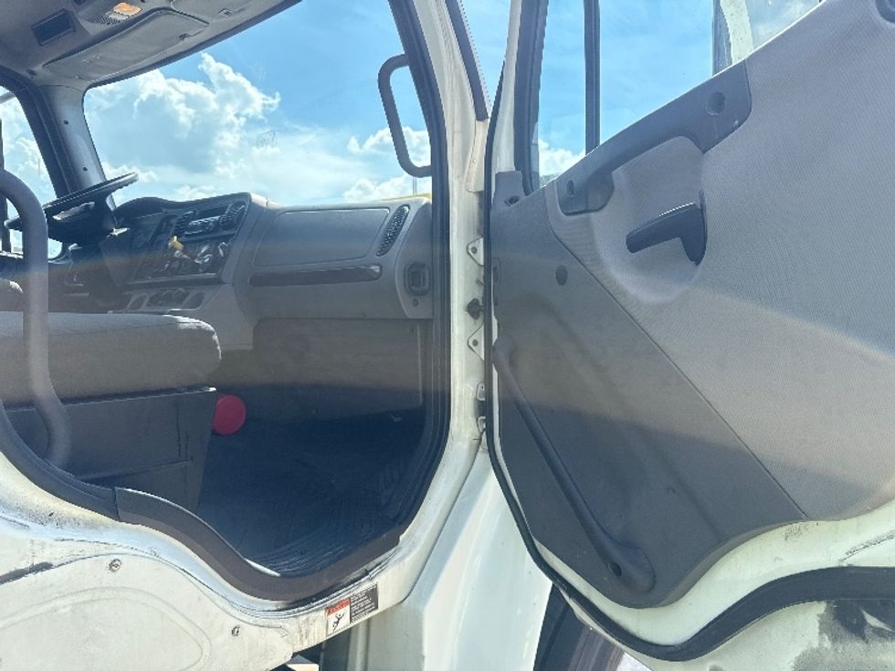 Refrigerated Truck-Light and Medium Duty Trucks-Freightliner-2019-M2-Houston-TX-134,109\n\t\tmiles-$ 64,000 - Image 20
