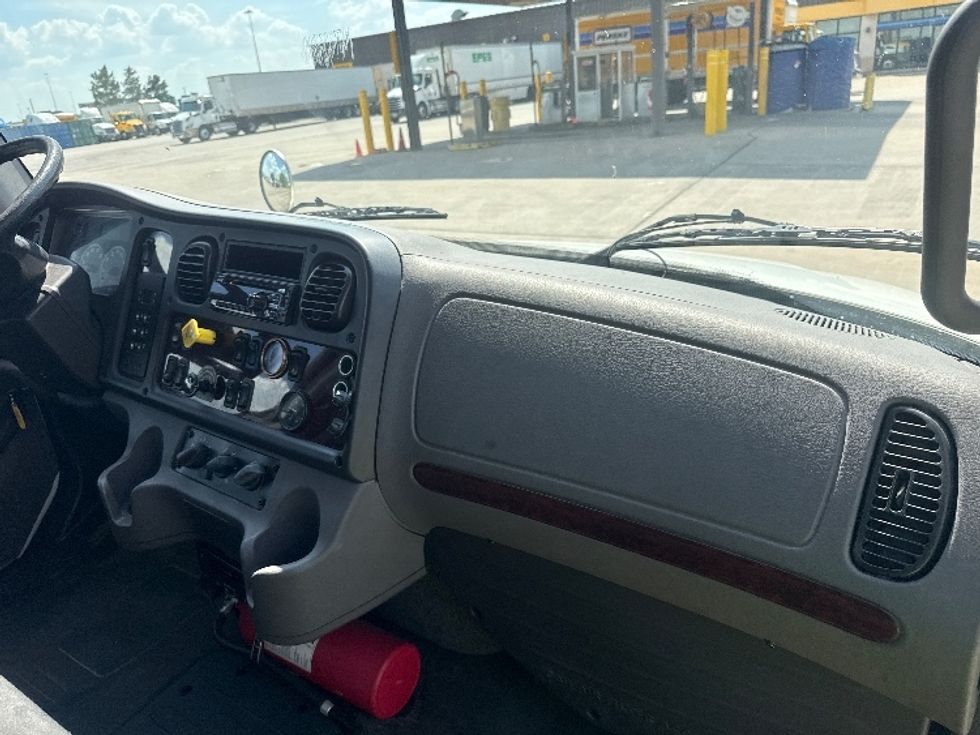 Refrigerated Truck-Light and Medium Duty Trucks-Freightliner-2019-M2-Houston-TX-134,109\n\t\tmiles-$ 64,000 - Image 21