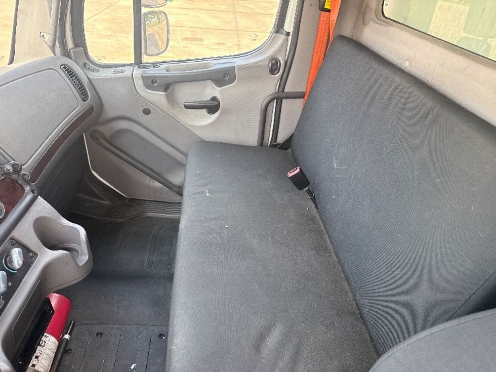 Refrigerated Truck-Light and Medium Duty Trucks-Freightliner-2019-M2-Houston-TX-134,734\n\t\tmiles-$ 70,500 - Image 19