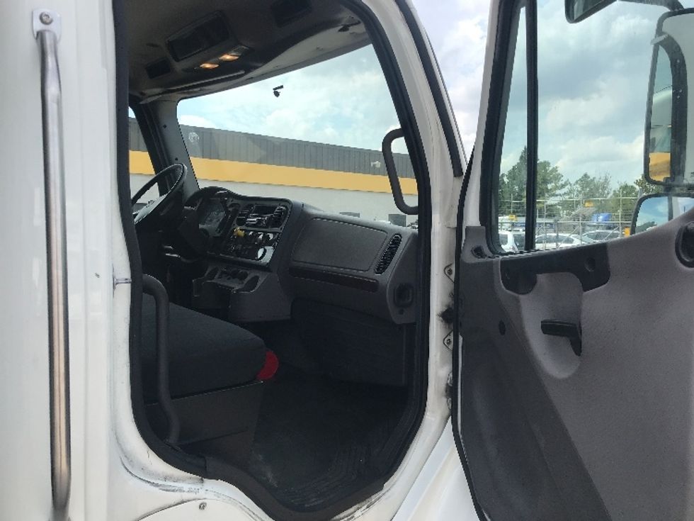Refrigerated Truck-Light and Medium Duty Trucks-Freightliner-2019-M2-Houston-TX-143,781\n\t\tmiles-$ 63,500 - Image 19