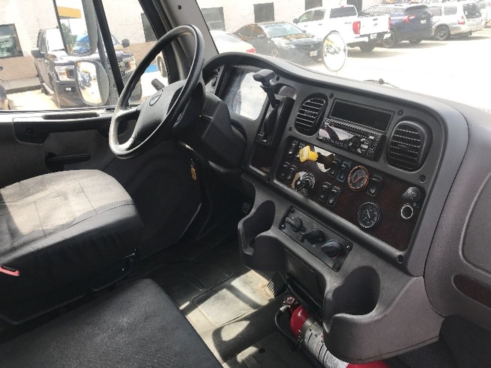 Refrigerated Truck-Light and Medium Duty Trucks-Freightliner-2019-M2-Houston-TX-143,781\n\t\tmiles-$ 63,500 - Image 22