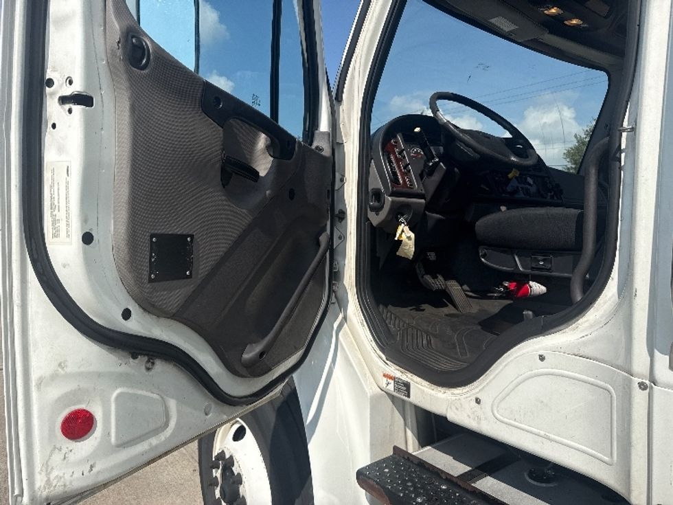 Refrigerated Truck-Light and Medium Duty Trucks-Freightliner-2019-M2-Houston-TX-159,725\n\t\tmiles-$ 67,750 - Image 16